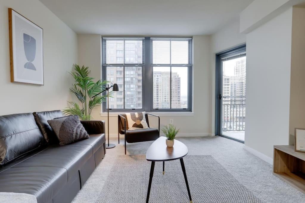 Condo With Gym And Pool In Pentagon City 8Min To Dca Arlington Bagian luar foto