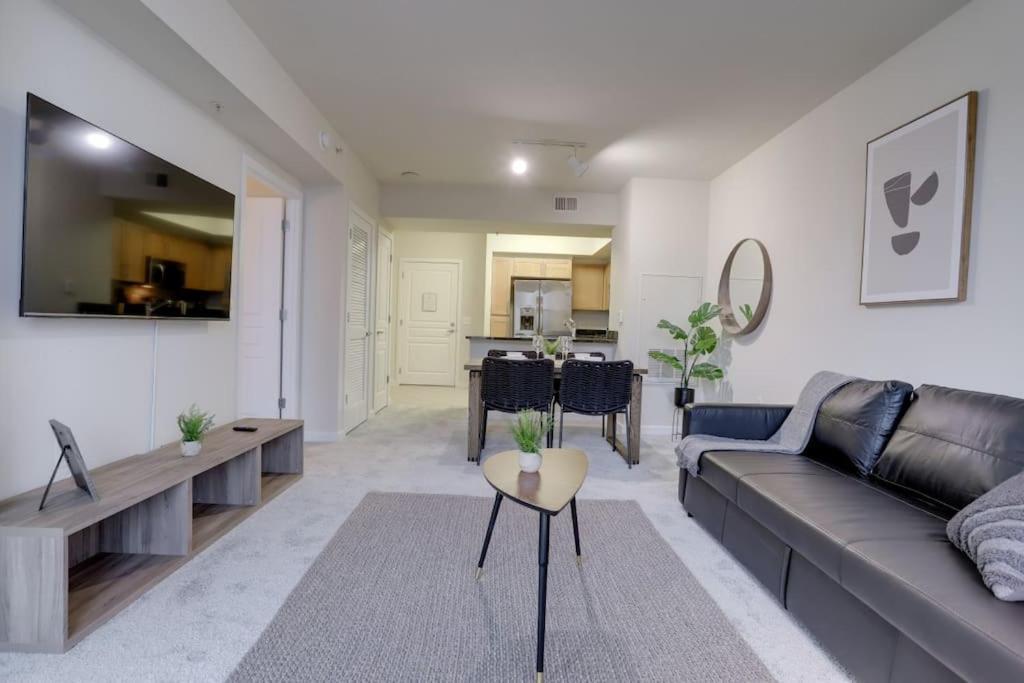 Condo With Gym And Pool In Pentagon City 8Min To Dca Arlington Bagian luar foto