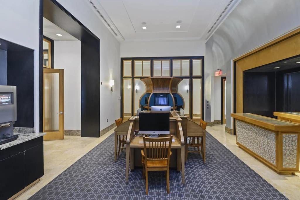 Condo With Gym And Pool In Pentagon City 8Min To Dca Arlington Bagian luar foto