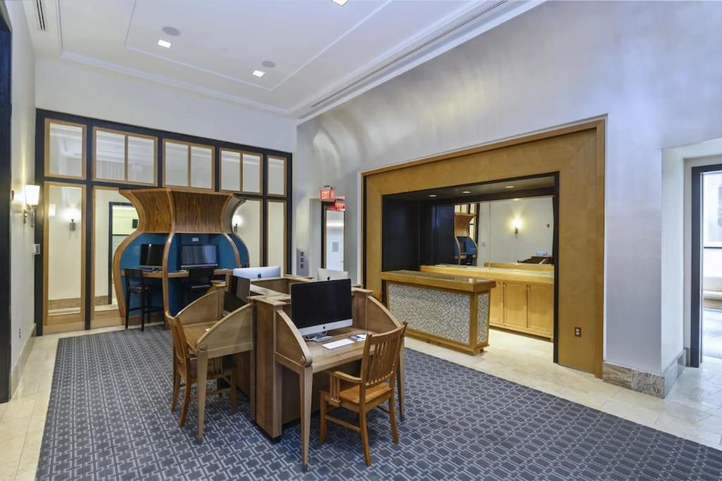 Condo With Gym And Pool In Pentagon City 8Min To Dca Arlington Bagian luar foto