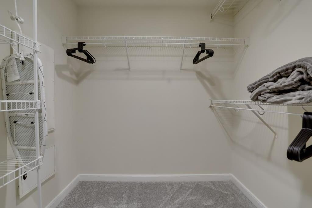 Condo With Gym And Pool In Pentagon City 8Min To Dca Arlington Bagian luar foto