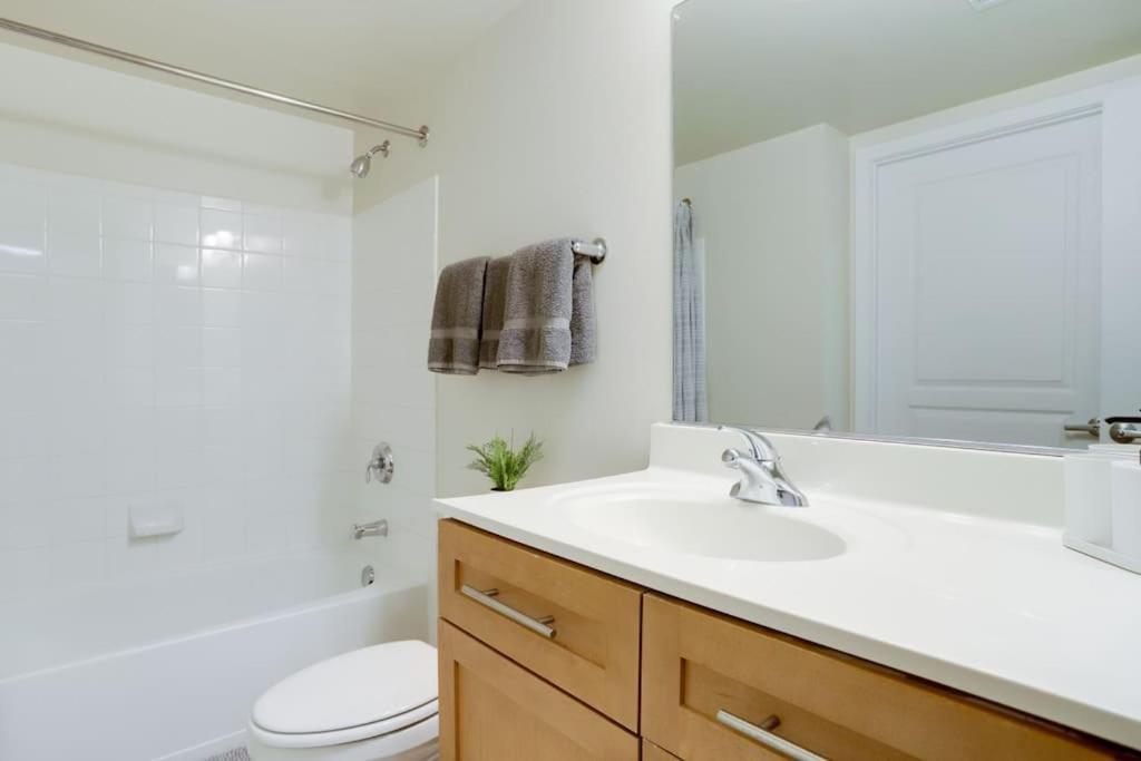 Condo With Gym And Pool In Pentagon City 8Min To Dca Arlington Bagian luar foto