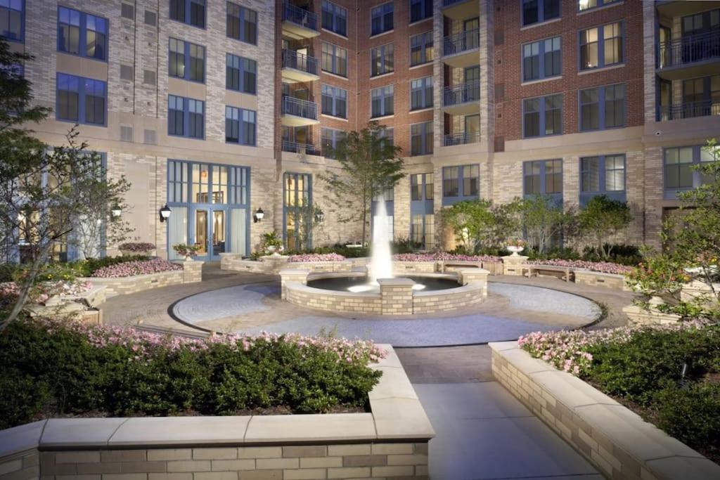 Condo With Gym And Pool In Pentagon City 8Min To Dca Arlington Bagian luar foto