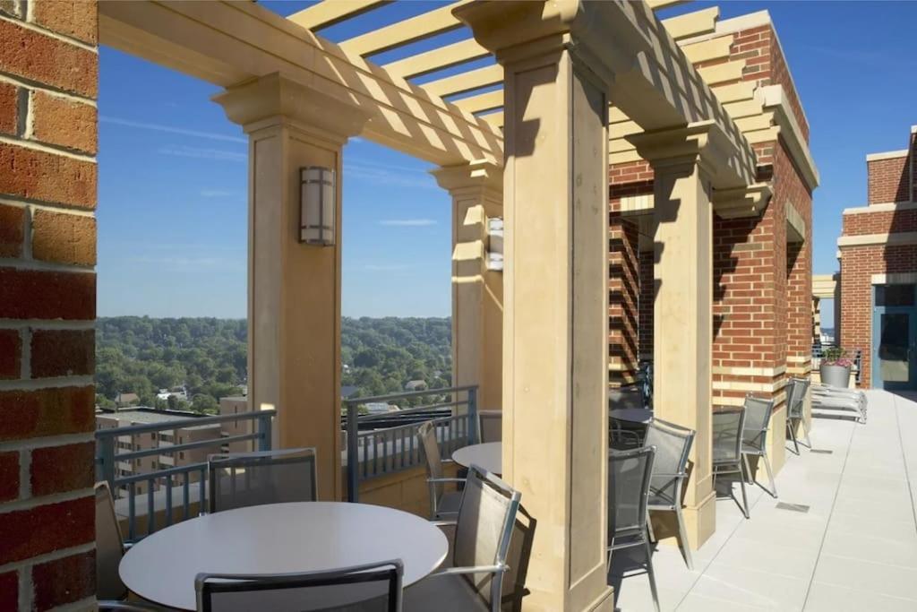 Condo With Gym And Pool In Pentagon City 8Min To Dca Arlington Bagian luar foto