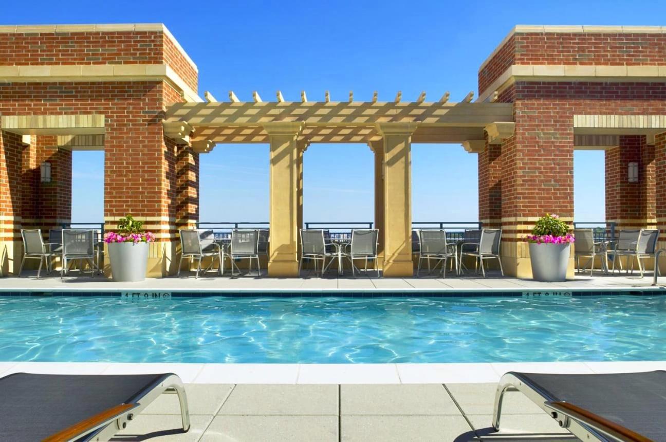 Condo With Gym And Pool In Pentagon City 8Min To Dca Arlington Bagian luar foto